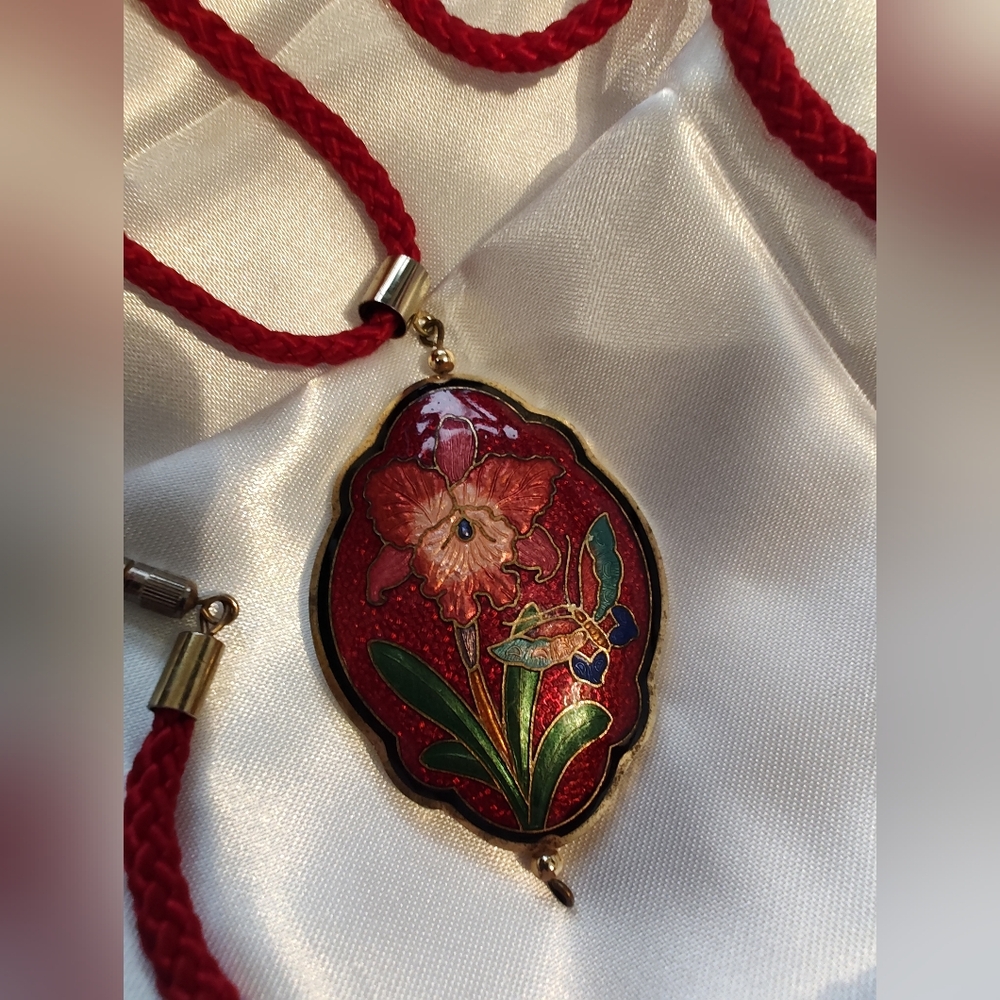 Large Vintage 2 Sided Vintage Red Puffy Cloisonne Pendant Necklace